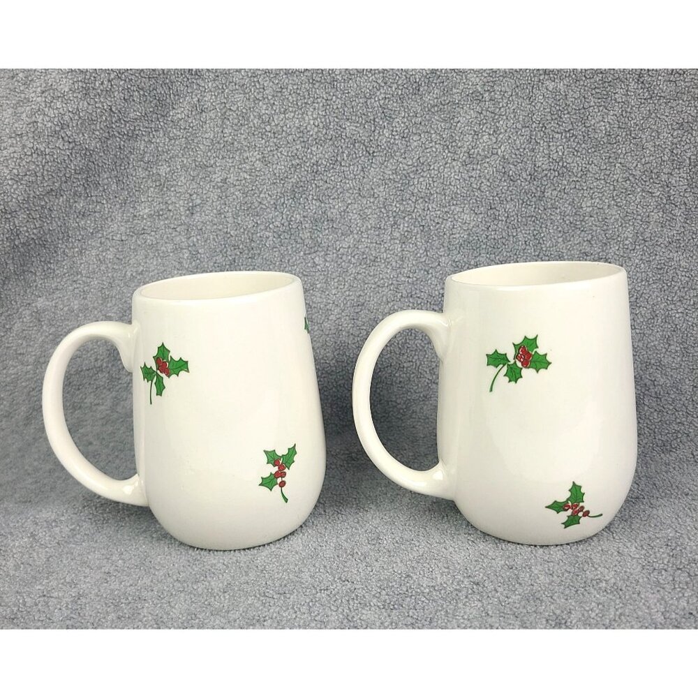 Holiday House White with Mistletoe Print Coffee Mugs (2) Vintage Wisconsin